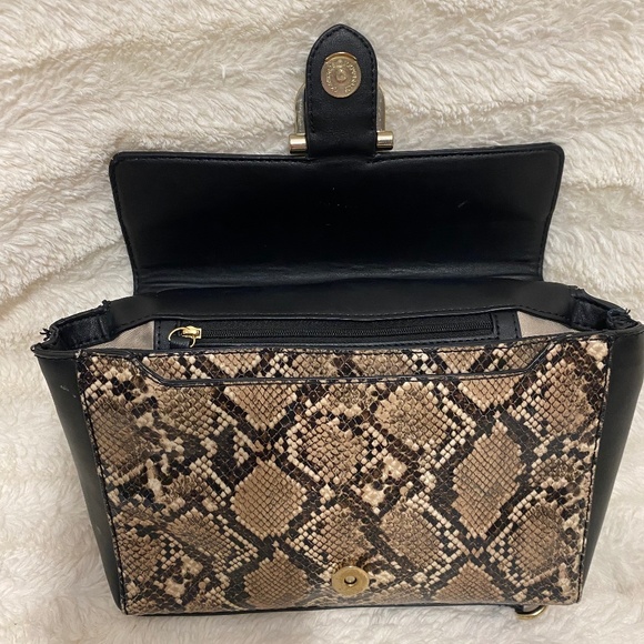 Nine West Convertible Strap Crossbody Purse in Snake Print - Picture 5 of 8